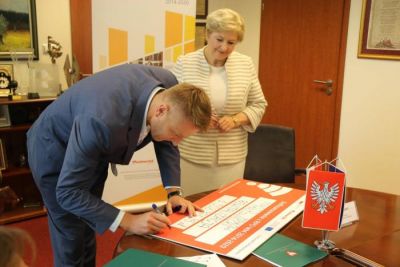Podpisanie umowy przez Burmistrza Miasta Maków Mazowiecki